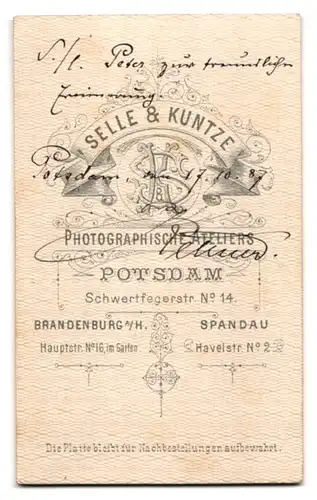 Fotografie Selle & Kuntze, Potsdam, Portrait Offizier der Central-Turn-Anstalt in Uniform im Sommerkurs 1877