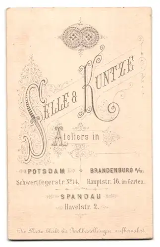 Fotografie Selle & Kuntze, Potsdam, Schwertfegerstr. 14, Offizier in Uniform, Central-Turn-Anstalt, Sommerkurs 1877