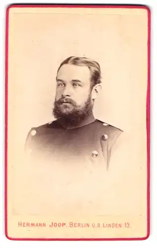 Fotografie Hermann Joop, Berlin, Unter den Linden 13, Lt. Schwill der Central-Turn-Anstalt in Uniform I. R. 41