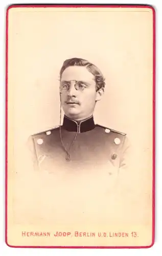 Fotografie Hermann Joop, Berlin, Unter den Linden 13, Lt. Zierold der Central-Turn-Anstalt in Uniform Feld-Art. Rgt. 15