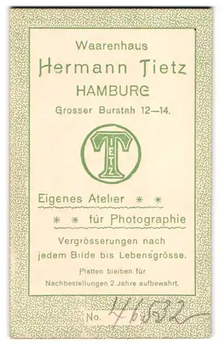 Fotografie Hermann Tietz, Hamburg, Grosser Brustah 12-14, Logo des Warenhauses mit Anschrift des Ateliers