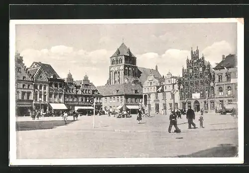 AK Greifswald, Marktplatz mit Passanten
