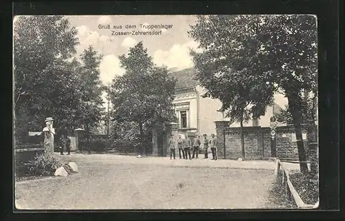 AK Zossen-Zehrensdorf, Soldaten vor dem Truppenlager