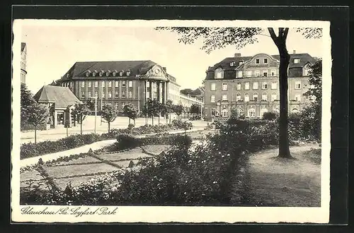 AK Glauchau /Sa., Ortspartie mit Seyfart-Park