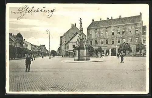AK Göding / Hodonin, Ringplatz mit Denkmal