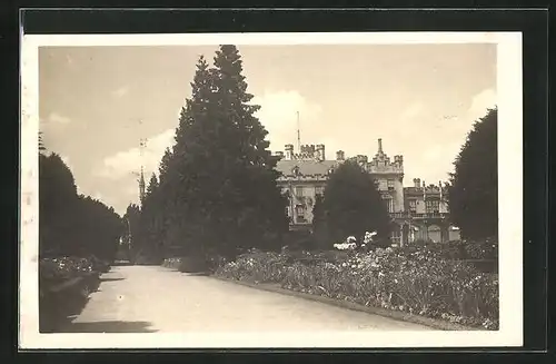 AK Lednice, Zámek Liechtensteinuv z východu