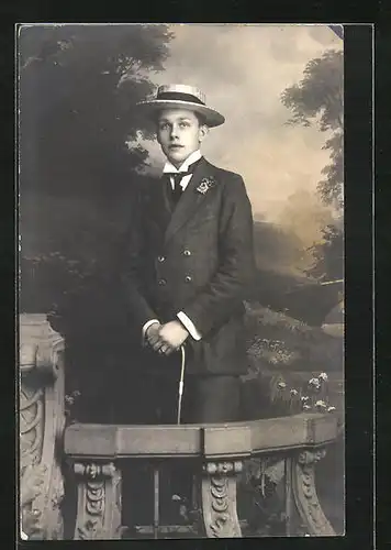 AK Porträt junger Mann mit Hut und Stock