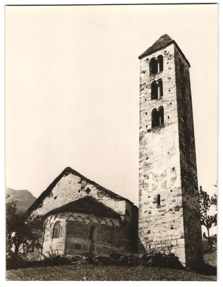 26 Fotografien Erna Wolff, München, Bildhauer bei der Arbeit im Atelier, Musikerin spielt Zither, Kunstmalerin & Gemälde 13