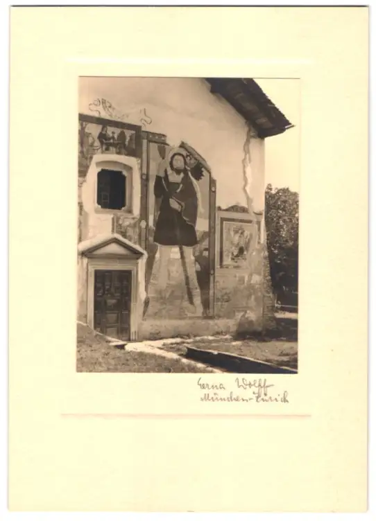 26 Fotografien Erna Wolff, München, Bildhauer bei der Arbeit im Atelier, Musikerin spielt Zither, Kunstmalerin & Gemälde 21