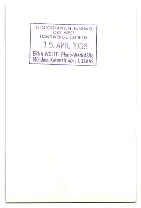 26 Fotografien Erna Wolff, München, Bildhauer bei der Arbeit im Atelier, Musikerin spielt Zither, Kunstmalerin & Gemälde 43