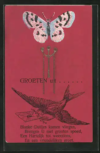 AK Schmetterling und Schwalbe mit Brief im Schnabel vor rotem Hintergrund, Groeten ut...