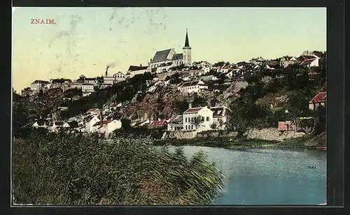 AK Znaim, Flusspartie, Blick zur Kirche