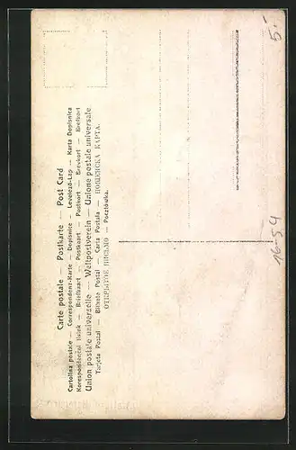 Foto-AK Ältere Frau in Tracht in einer Studiokulisse