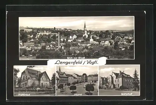 AK Lengenfeld /Vogtl., Blick zur Stadt, Parkhaus, Markt, Bahnhof