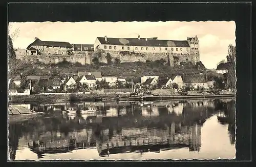 AK Wettin (Saale), Blick über die Saale zur Burg