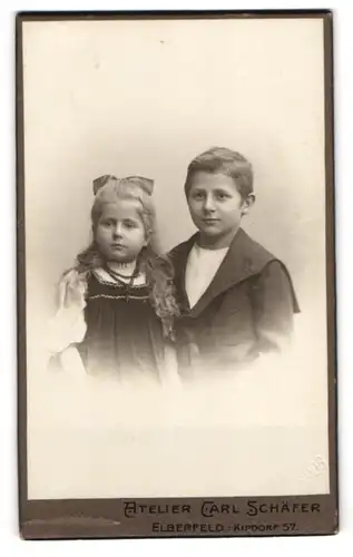Fotografie Carl Schäfer, Elberfeld, Kipdorf 57, Portrait Kinderpaar in modischer Kleidung