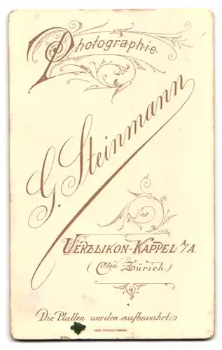 Fotografie G. Steinmann, Uerzlikon-Kappel A/A., Portrait Blonde Dame mit Brosche im Sonntagskleid