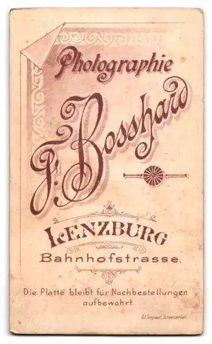 Fotografie F. Bosshard, Lenzburg, Portrait Bursche im Anzug mit Krawattwe