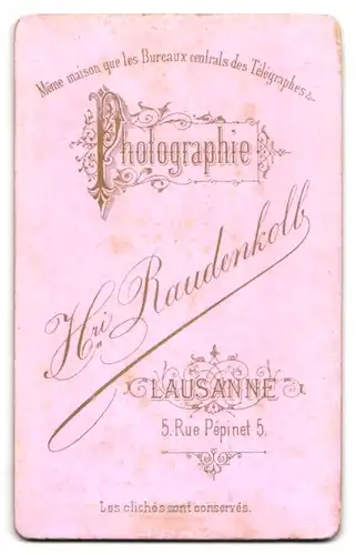 Fotografie H. Raudenkolb, Lausanne, 5 Rue Pepinet, Portrait junger Herr im Sonntagsanzug