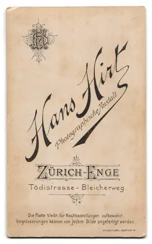 Fotografie Hans Hirt, Zürich-Enge, Tödistrasse-Bleicherweg, Portrait Herr mit gepflegtem Vollbart im Anzug