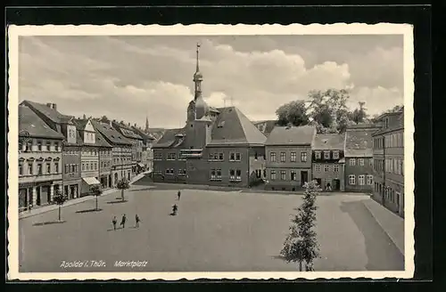 AK Apolda i. Thür., Marktplatz mit Geschäften
