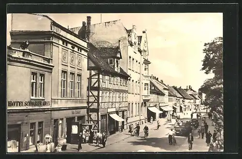 AK Salzwedel, Hotel Schwarzer Adler, Blick auf die Strasse der Freundschaft