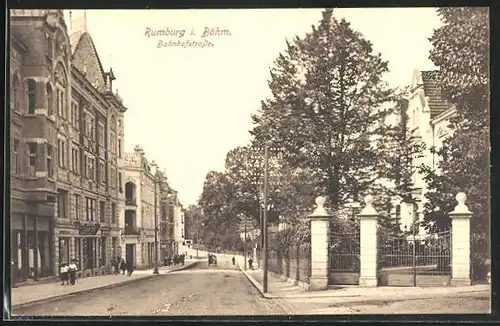 AK Rumburg / Rumburk, Bahnhofstrasse mit Geschäft