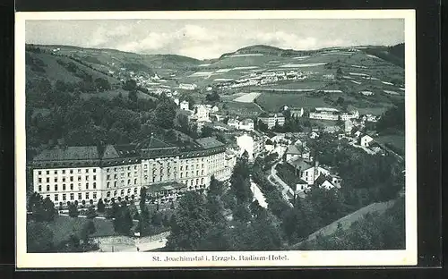 AK St. Joachimstal, Radium Hotel aus der Vogelschau