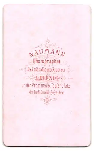 Fotografie Naumann, Leipzig, Töpferplatz, Jüngling mit Brille