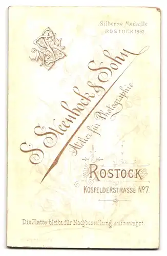 Fotografie S. Steenbock & Sohn, Rostock, Kosfelderstrasse 7, Junger Mann mit Föhnfrisur