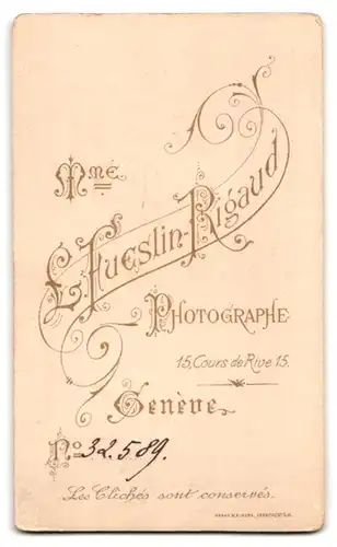 Fotografie L. Fueslin Rigaud, Genève, Cours de Rive 15, Junger Herr mit Barett und lockigem Haar