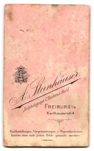 Fotografie A. Steinhäuser, Freiburg i. B., Karthäuserstrasse 4, Bürgerliche Dame im schwarzen Kleid