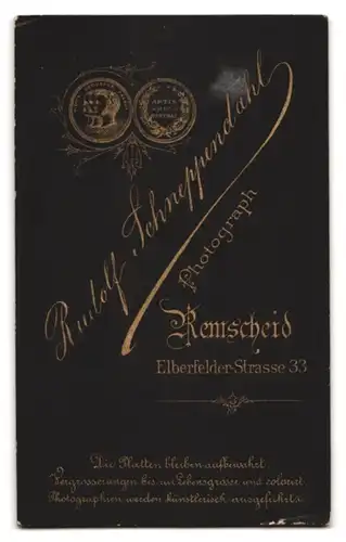 Fotografie Rudolf Schneppendahl, Remscheid, Elberfelder-Strasse 33, Junger Herr in modischer Kleidung