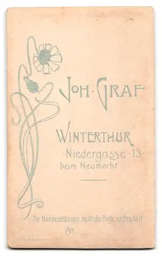 Fotografie Joh. Graf, Winterthur, Niedergasse 13, Frau mit sturem Blick, Mann mit abstehenden Ohren