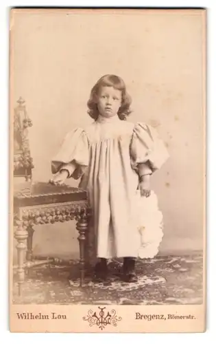 Fotografie Wilhelm Lau, Bregenz, Römerstrasse, Kleines Mädchen im Kleid mit Puffärmeln