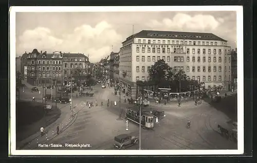 AK Halle /Saale, Riebeckplatz mit Strassenbahnen