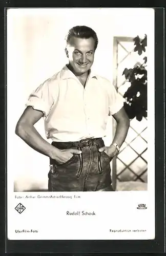 AK Opernsänger Rudolf Schock mit den Händen in den Taschen