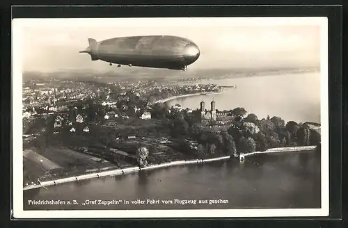 AK Friedrichshafen am Bodensee, Fliegeraufnahme vom Graf Zeppelin