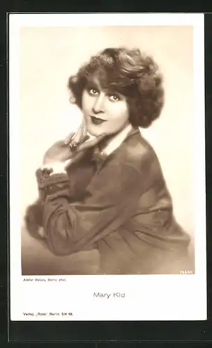 AK Schauspielerin Mary Kid mit Ring am Finger