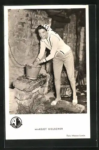 AK Schauspielerin Margot Hielscher mit breitem Lächeln