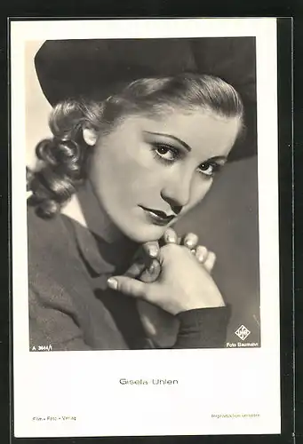 AK Schauspielerin Gisela Uhlen mit schüchternem Ausdruck