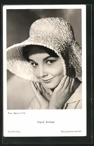 AK Schauspielerin Ingrid Andree lächelt mit Hut