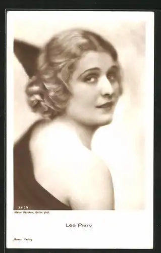 AK Schauspielerin Lee Parry mit gewelltem Haar