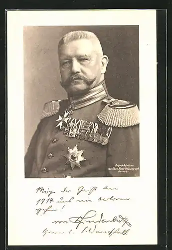 AK Paul von Hindenburg mit zahlreichen Abzeichen