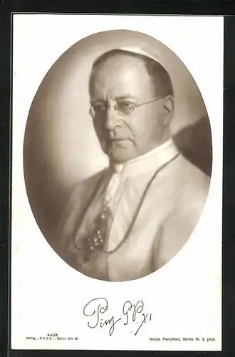 AK Papst Pius XI. mit ernstem Blick