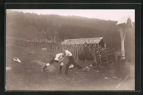 Foto-AK Zwei Männer beim Ringen