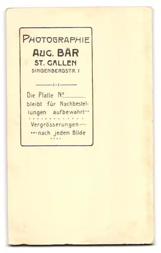 Fotografie Aug. Bär, St. Gallen, Singenbergstrasse 1, Betagte Dame mit Mittelscheitel
