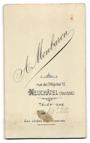 Fotografie A. Monbaron, Neuchatel, Rue de l`Hopital 17, Schönes Mädchen im edlen Kleid