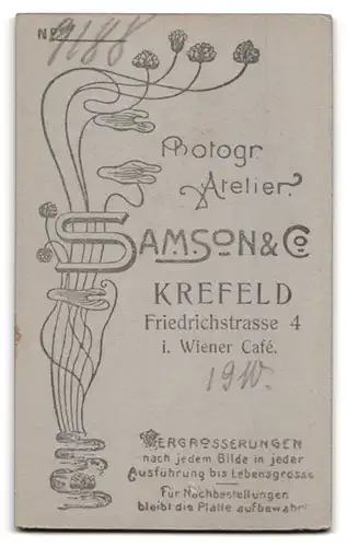 Fotografie Atelier Samson & Co., Krefeld, Friedrichstrasse 4, Fräulein mit geflochtenen Haaren im Portrait