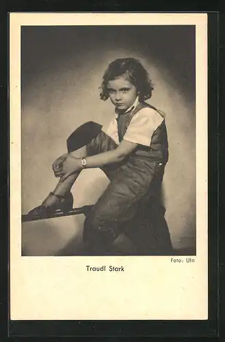 AK Schauspielerin Traudl Stark mit Pullunder